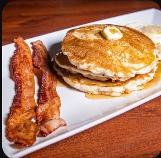 El Americano (Pancakes, Eggs, & Bacon).