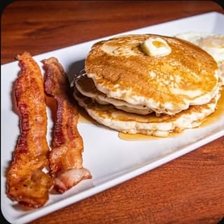 El Americano (Pancakes, Eggs, & Bacon)